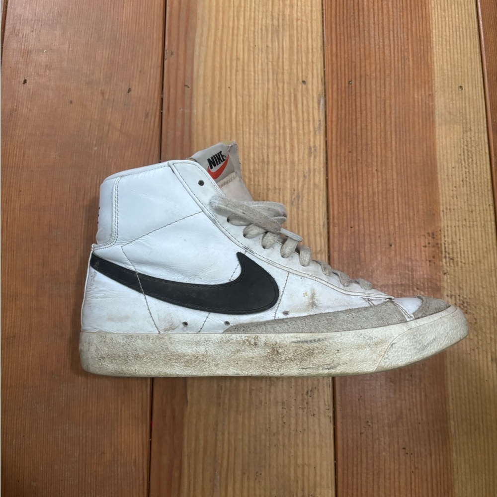Nike White and Black Vintage High-Tops